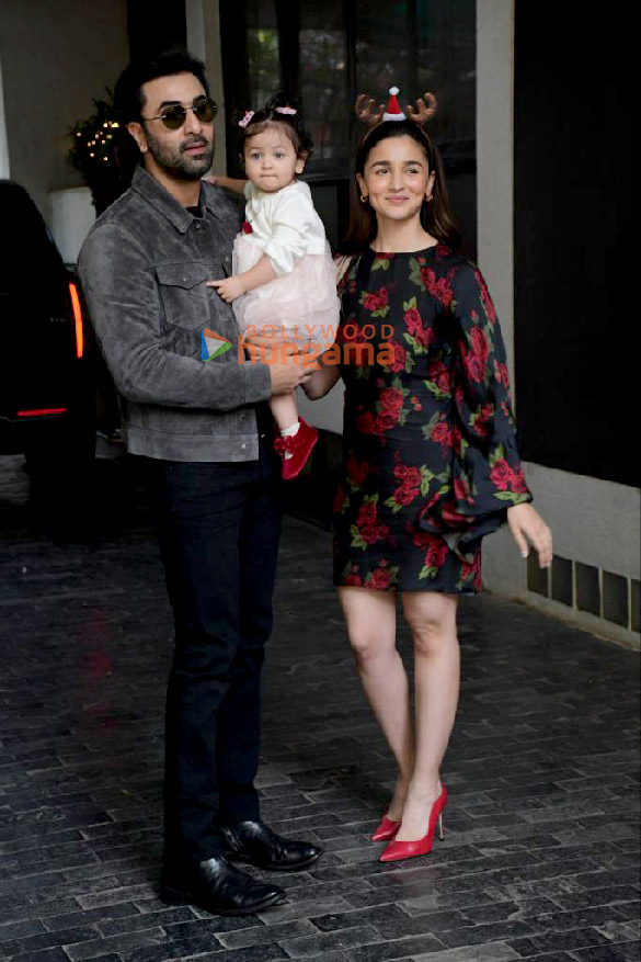 photos ranbir kapoor and alia bhatt snapped with daughter raha others at kapoor residence for christmas 2023 celebration 1