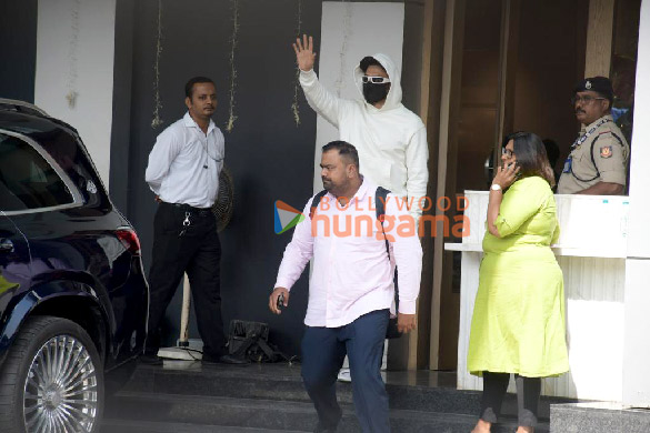 Photos: Ranveer Singh snapped at Kalina airport Photos: Ranveer Singh snapped at Kalina airport