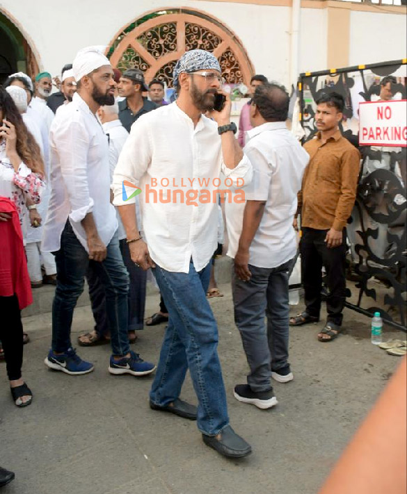 photos raza murad johny lever avtar gill sudesh bhosale and others snapped at junior mehmoods residence 3121 1