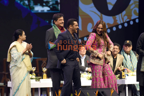 photos salman khan sonakshi sinha shatrughan sinha and others grace the kolkata international film festival 4