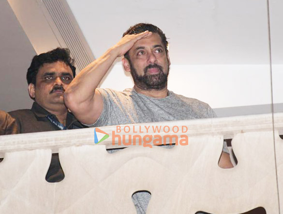 photos salman khan greets fans at galaxy apartments on his birthday in bandra 1 2