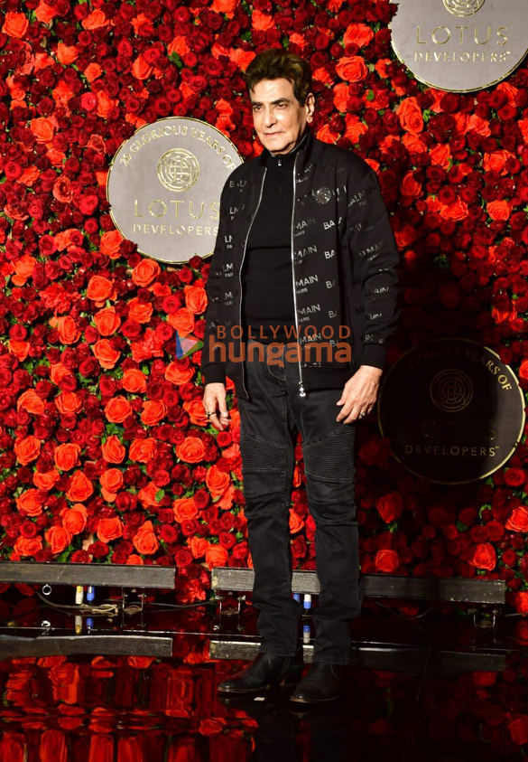 photos shah rukh khan kajol and others attend anand pandits birthday bash 2300 14