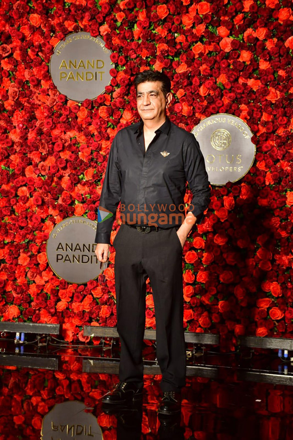photos shah rukh khan kajol and others attend anand pandits birthday bash 2300 20