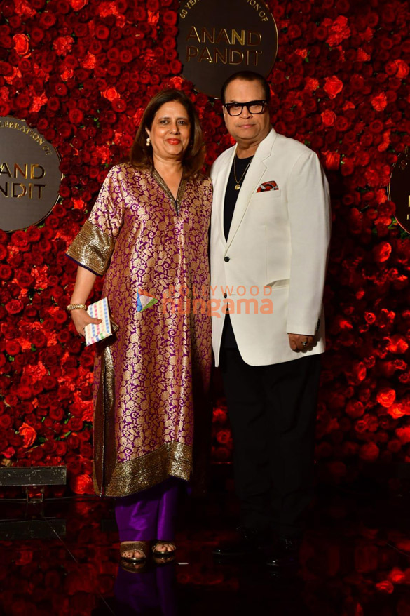 photos shah rukh khan kajol and others attend anand pandits birthday bash 5674 2