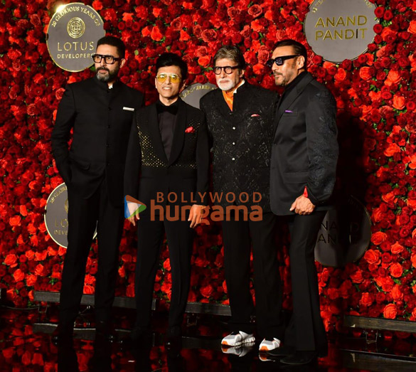 photos shah rukh khan kajol and others attend anand pandits birthday bash 5674 6