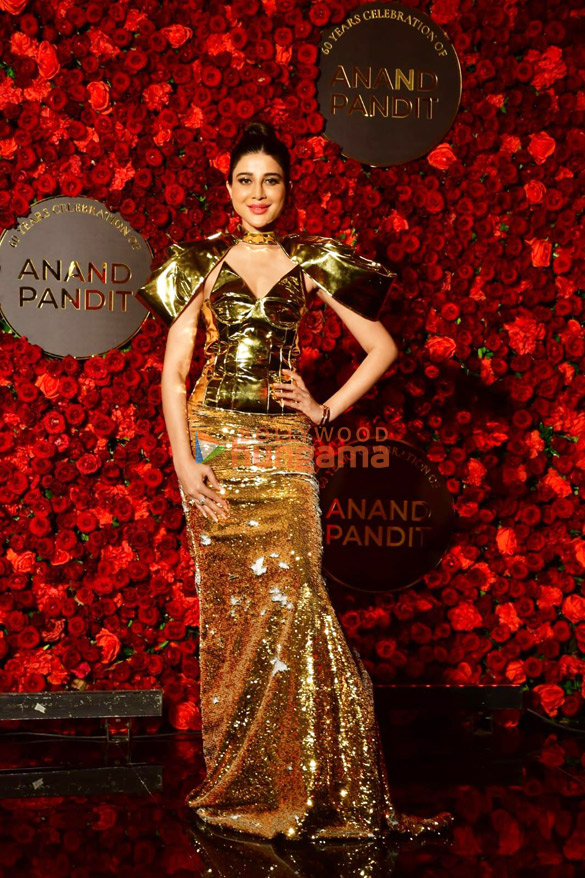 photos shah rukh khan kajol and others attend anand pandits birthday bash 5674 9