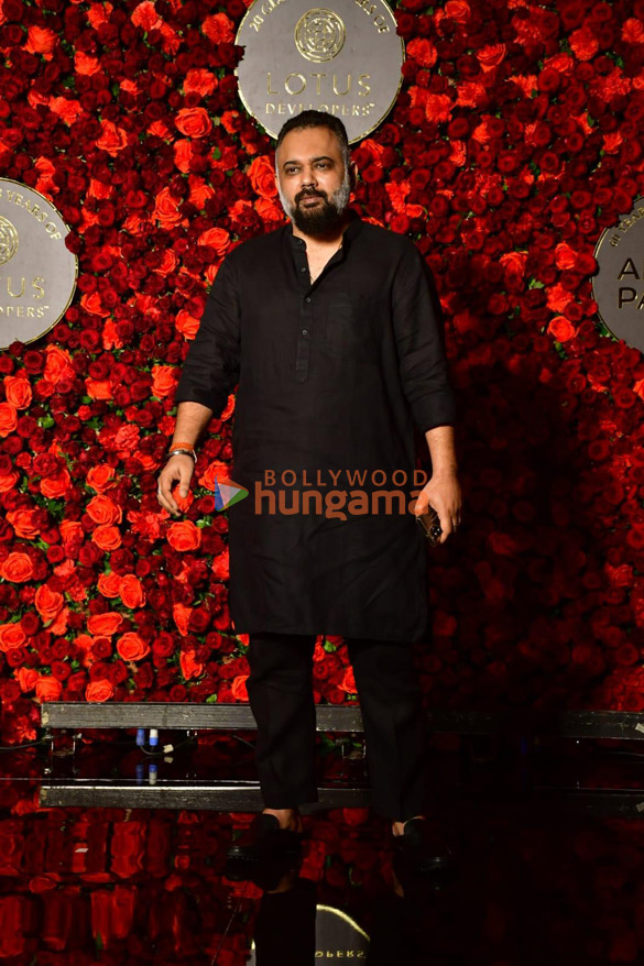 photos shah rukh khan kajol and others attend anand pandits birthday bash 7766 1