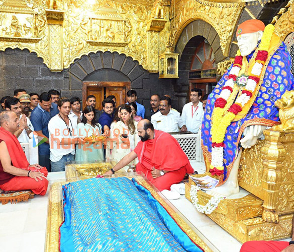 Photos: Shah Rukh Khan and Suhana Khan visit Shirdi Sai Baba Temple to seek blessings ahead of Dunki release | Parties & Events