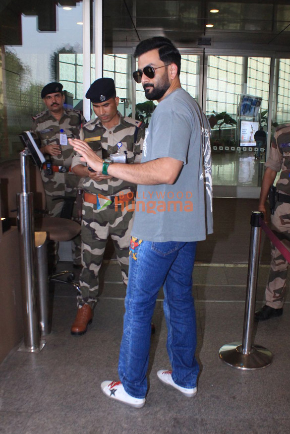 photos sophie choudry karan johar and prithviraj sukumaran snapped at the airport 3