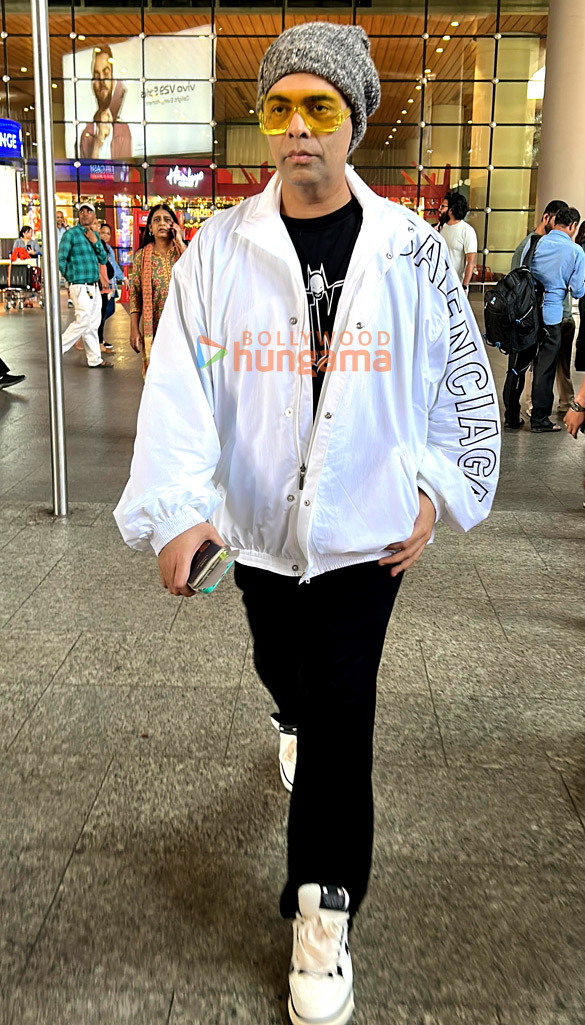 photos sophie choudry and karan johar snapped at the airport 4