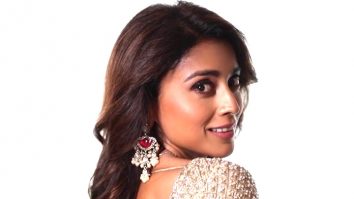 Gorgeous Naari in a gorgeous saree! Shriya Saran