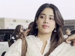 Simplicity over everything! Janhvi Kapoor gets clicked in a white salwar