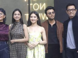 Aamir Khan & Kiran Rao pose with the cast of Laapataa Ladies