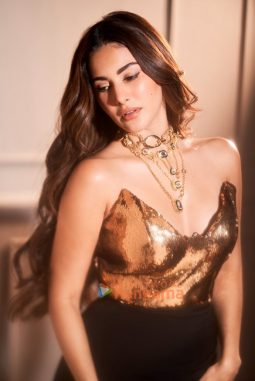 Celeb Photos Of Amyra Dastur