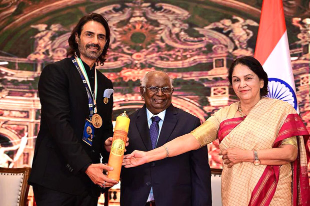 Arjun Rampal receives Champions of Change Award: "Grateful for the opportunity to make positive impact"