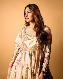 Mrunal Thakur