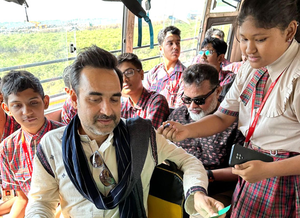 Pankaj Tripathi visits Atal Setu with school kids ahead of Main Atal Hoon release; watch