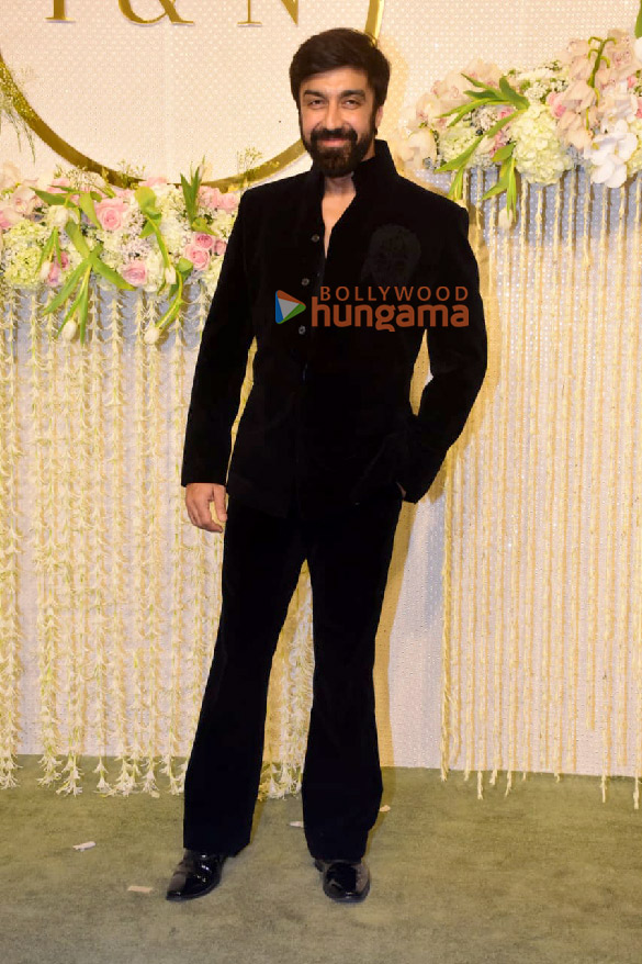 photos aamir khan imran khan and others attend ira khan and nupur shikhares wedding reception 157