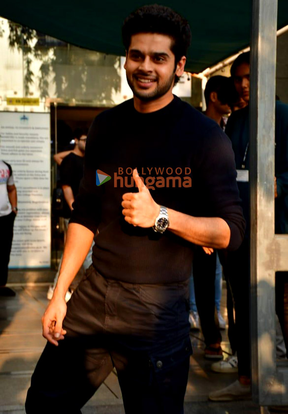 photos abhimanyu dasani snapped at mithibai college 1