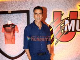 Photos: Akshay Kumar snapped attending the Pro Kabaddi League at NSCI Dome