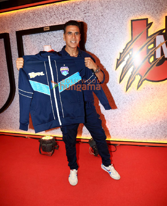 photos akshay kumar snapped attending the pro kabaddi league at nsci dome 4