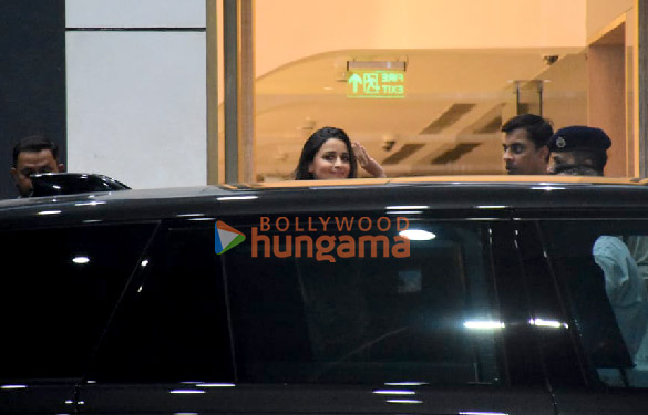 Photos: Alia Bhatt snapped at Kalina airport Photos: Alia Bhatt snapped at Kalina airport