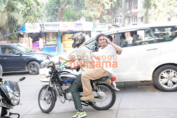 photos arhaan khan snapped in bandra 1 2