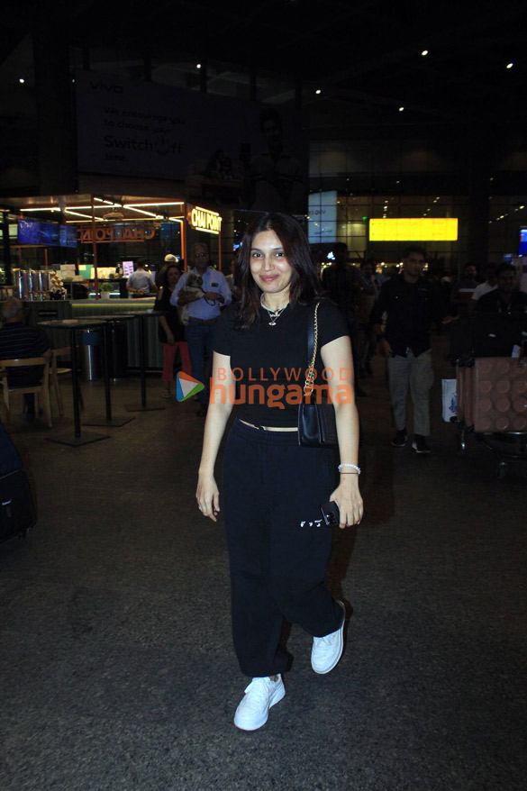 Photos: Bhumi Pednekar, Rakul Preet Singh, Jackky Bhagnani and others snapped at the airport | Parties & Events