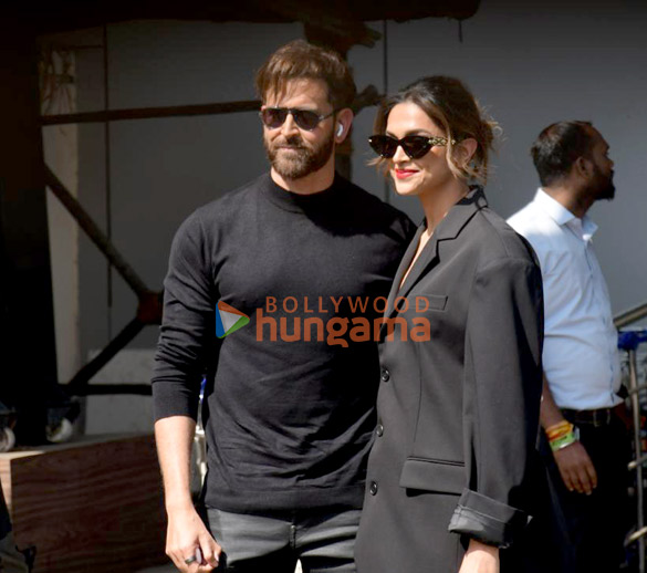 Photos: Hrithik Roshan, Deepika Padukone, Anil Kapoor and Siddharth Anand snapped at Kalina airport Photos: Hrithik Roshan, Deepika Padukone, Anil Kapoor and Siddharth Anand snapped at Kalina airport