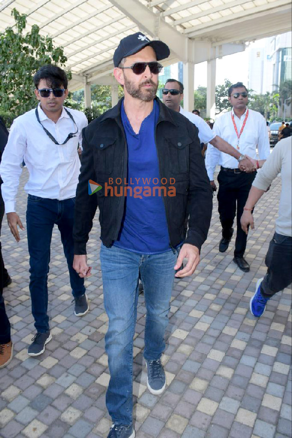 photos hrithik roshan diana penty and others snapped at ajio luxe event 8
