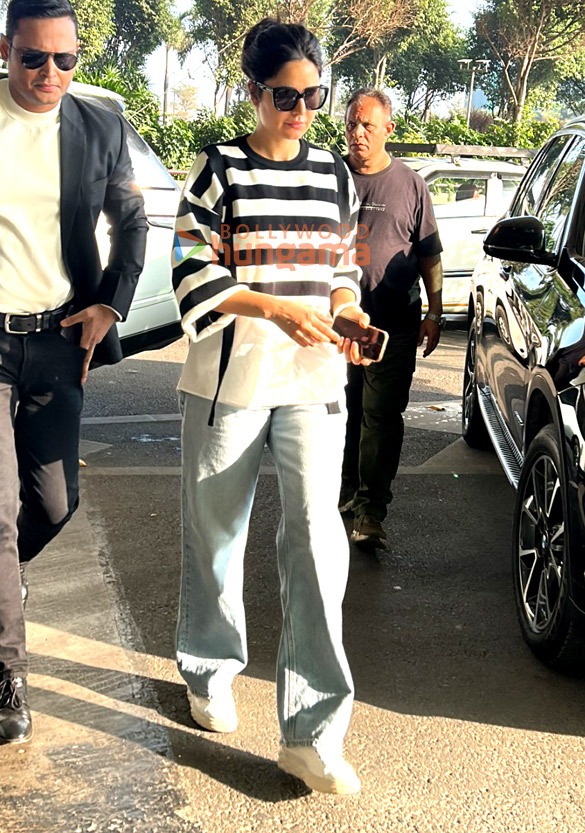 photos hrithik roshan saba azad katrina kaif and gulshan grover snapped at the airport 5