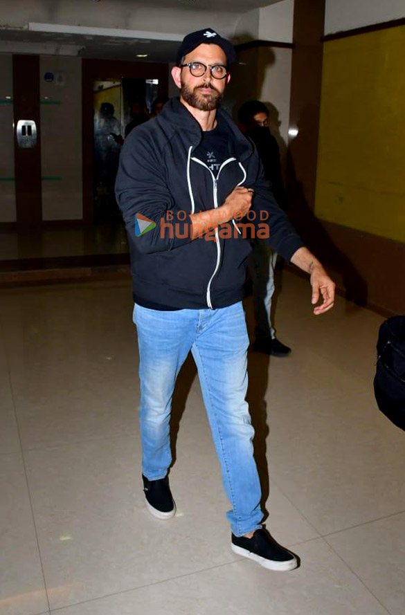 photos hrithik roshan snapped in andheri 2