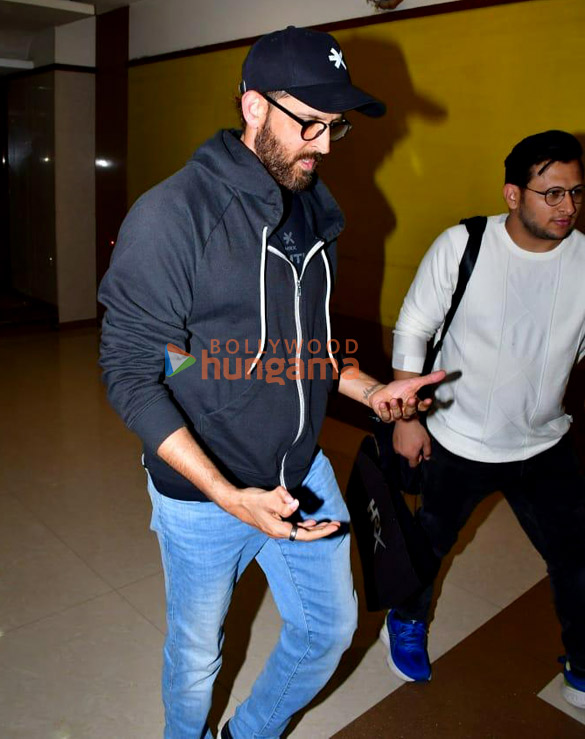 photos hrithik roshan snapped in andheri 4