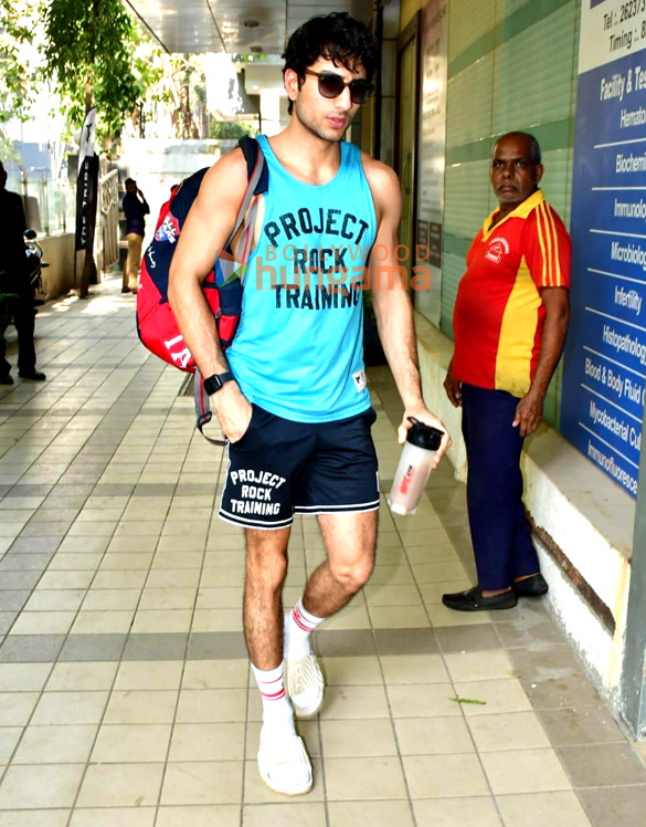 Photos: Ibrahim Ali Khan snapped in Juhu Photos: Ibrahim Ali Khan snapped in Juhu
