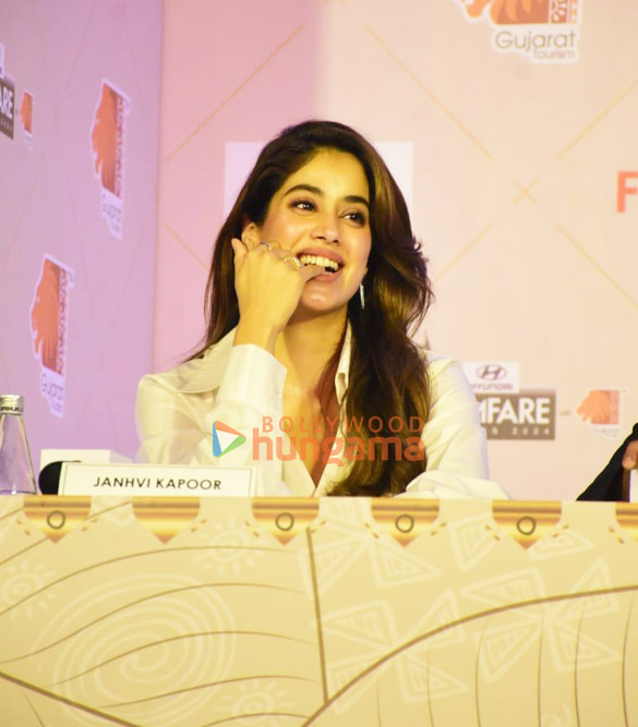 photos janhvi kapoor varun dhawan karan johar and others attend filmfare press conference 8
