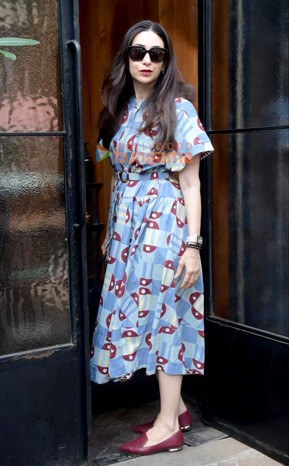 photos kareena kapoor khan karisma kapoor taimur ali khan jeh ali khan snapped outside a restaurant 4