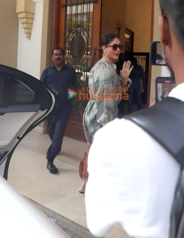 photos kareena kapoor khan and karishma kapoor spotted at amrita aroras house 3