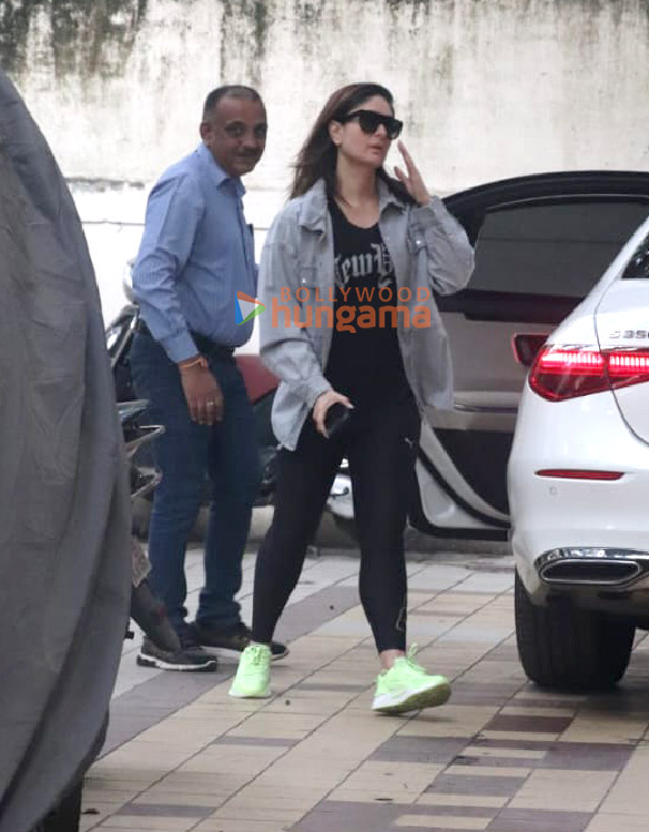 photos kareena kapoor khan snapped in bandra 3 28