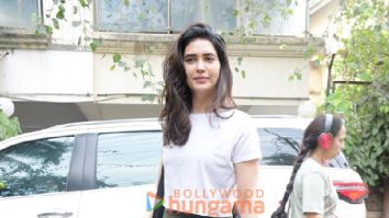 Photos: Karishma Tanna spotted at the gym in Bandra