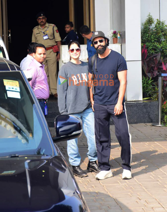 photos katrina kaif and vicky kaushal snapped at kalina airport 3