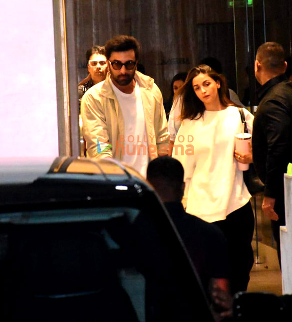 Photos: Ranbir Kapoor, Alia Bhatt, Kareena Kapoor Khan and others snapped at the Kalina airport