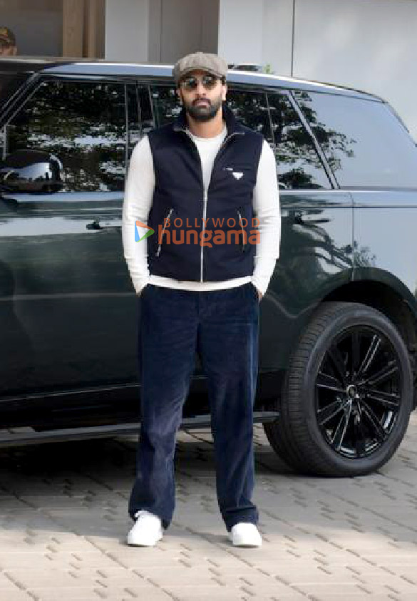 photos ranbir kapoor and karan johar snapped at kalina airport 2