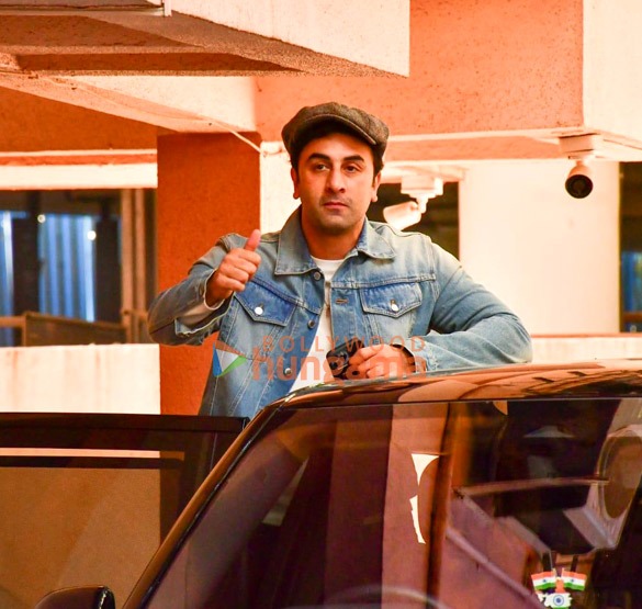 Photos: Ranbir Kapoor snapped at Sanjay Leela Bhansali’s office in Juhu Photos: Ranbir Kapoor snapped at Sanjay Leela Bhansali’s office in Juhu