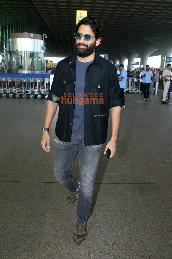 photos ranveer singh deepika padukone arjun kapoor and others snapped at the airport 10