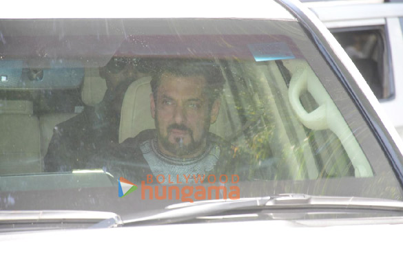 Photos: Salman Khan, Aamir Khan, Alia Bhatt and others snapped at Kalina airport Photos: Salman Khan, Aamir Khan, Alia Bhatt and others snapped at Kalina airport