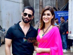 Photos: Shahid Kapoor and Kriti Sanon snapped on the sets of Indian Idol 16 for Teri Baaton Mein Aisa Uljha Jiya promotions