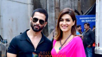 Photos: Shahid Kapoor and Kriti Sanon snapped on the sets of Indian Idol 16 for Teri Baaton Mein Aisa Uljha Jiya promotions