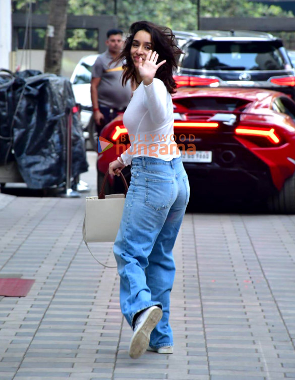 photos shraddha kapoor snapped in andheri 1 6