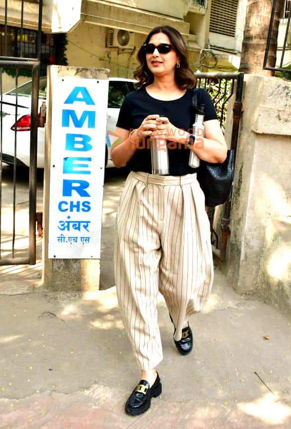 photos sonali bendre snapped at kromakay salon in juhu 6