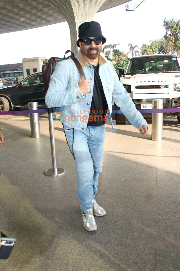 photos sunny deol and chandrachur singh snapped at the airport 5
